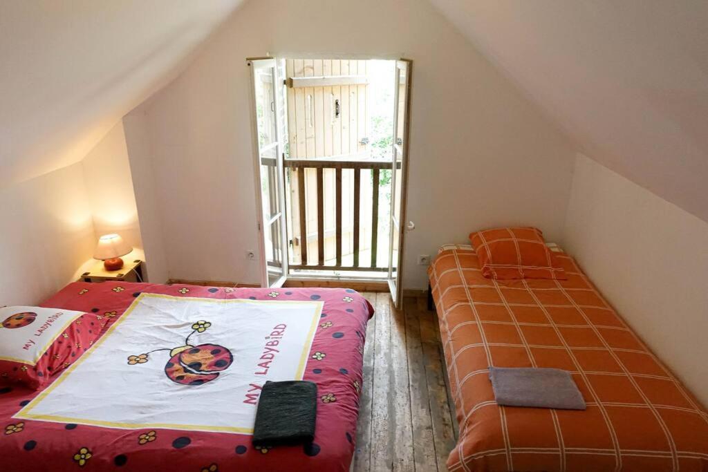 Gite Au Coeur D'Une Residence D'Artiste Saint-Aubin-de-Bonneval Exterior foto